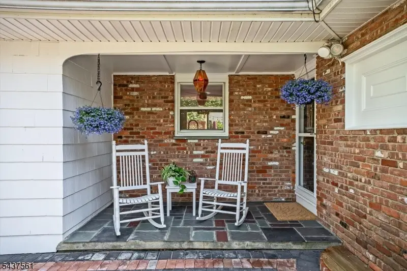 4 Hillcrest Ave, Mendham, NJ 07945 - #3