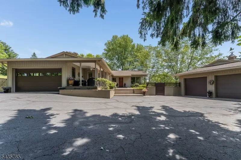 219 W Valley Brook Rd, Washington, NJ 07853 - #2