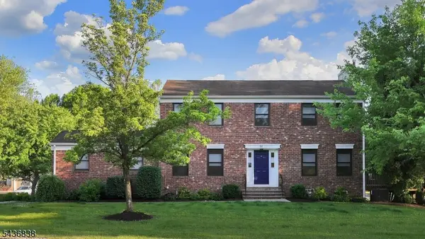 97 Sunrise Dr, Long Hill Twp., NJ 07933