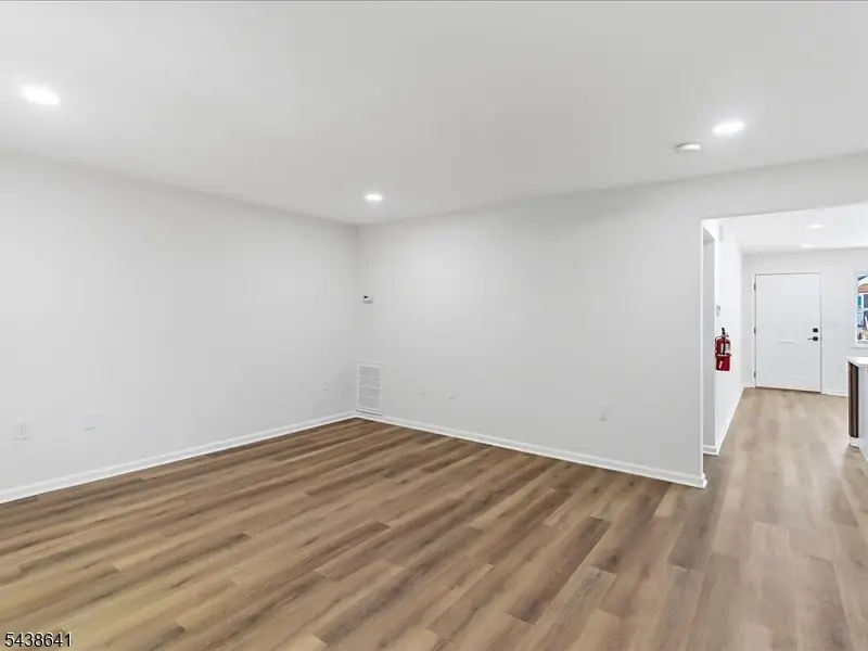 736 S 19th, Newark, NJ 07103 - #3