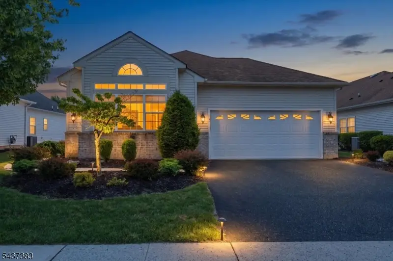 3 Daulton Dr, Franklin, NJ 08873 - #2