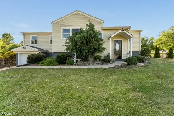 19 Columbus Cir, Mansfield Twp., NJ 07882