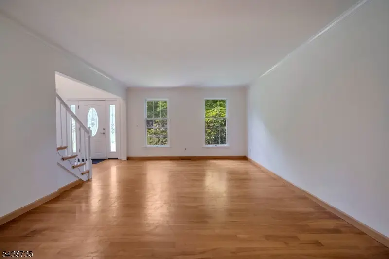 8 Glen Eagles Rd, Washington, NJ 07882 - #3
