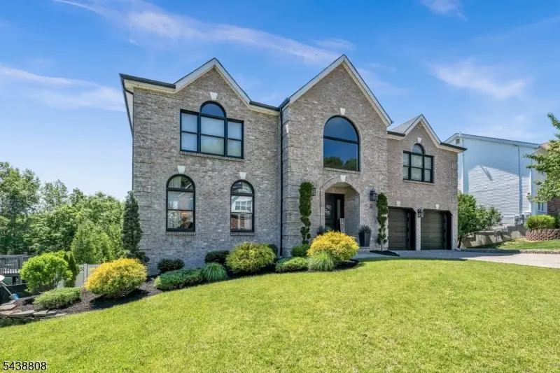 22 Fox Boro Rd, Wayne, NJ 07470 - #2