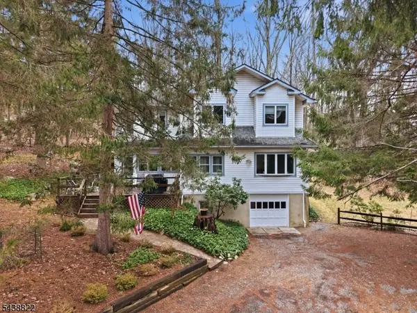 4 Emmet Roche Dr, Montville Twp., NJ 07045