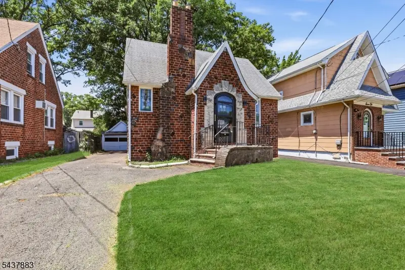 712 Sheridan Ave, Roselle, NJ 07203 - #1