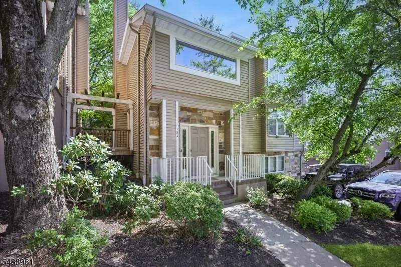 182 Clarken Dr, West Orange, NJ 07052 - #1