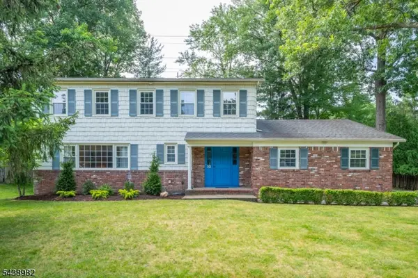 32 Natalie Dr, West Caldwell Twp., NJ 07006