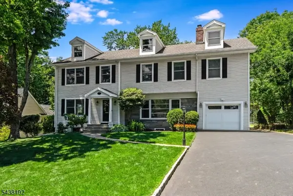 15 Harvey Dr, Summit City, NJ 07901