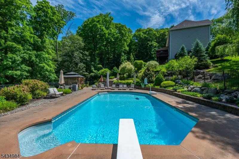 11 Stoneridge Ct, Rockaway, NJ 07866 - #1