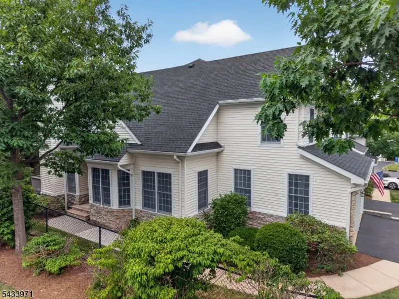 66 La Costa Dr, Clinton, NJ 08801 - #2