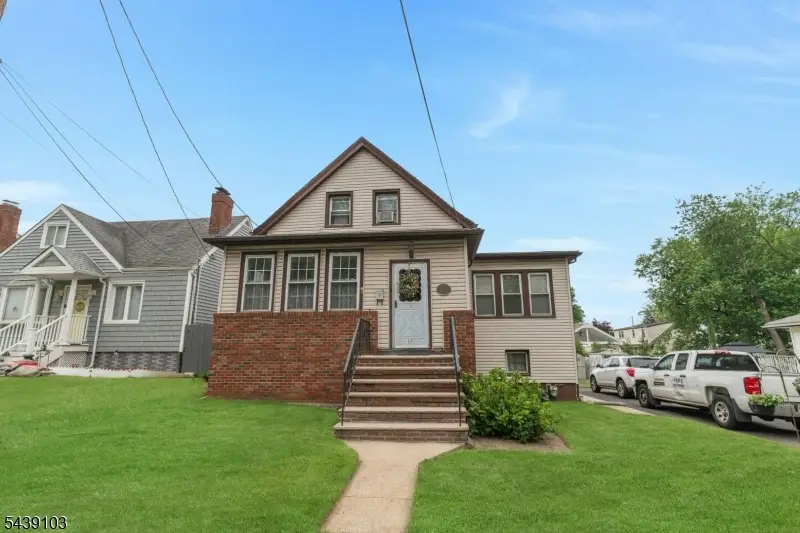 22 Passaic Ave, Hasbrouck Heights, NJ 07604 - #2