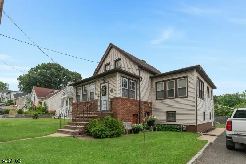 22 Passaic Ave, Hasbrouck Heights, NJ 07604 - #3