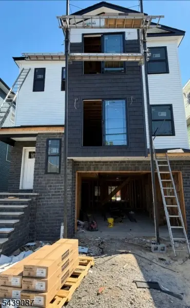 670 Summer St, Elizabeth City, NJ 07202