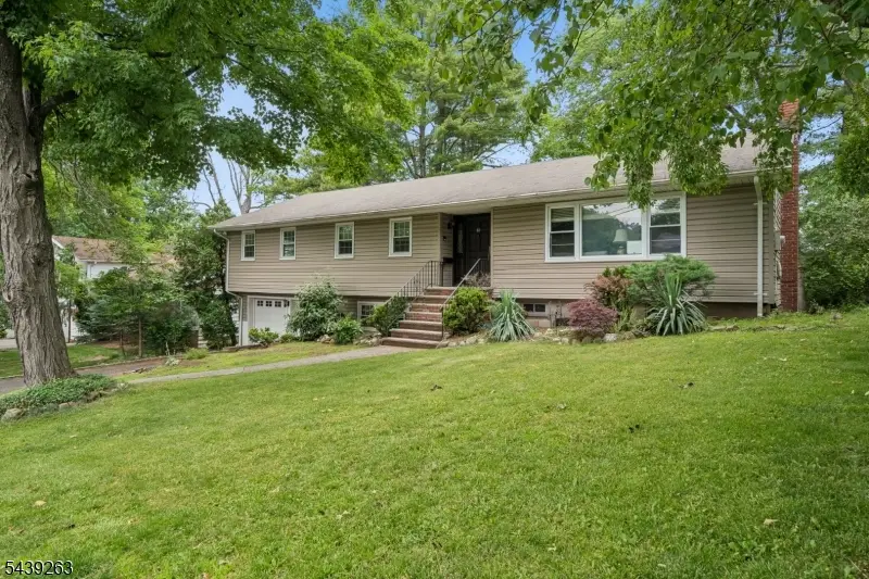 44 Korwel Cir, West Orange, NJ 07052 - #2
