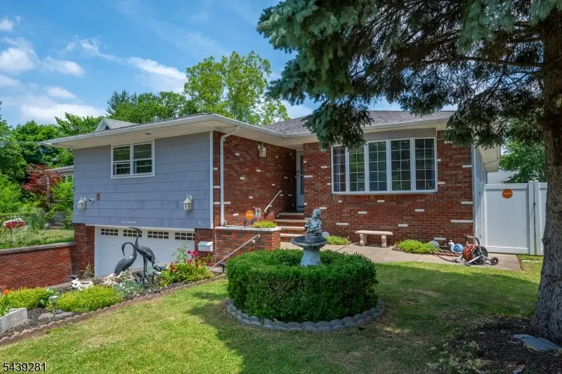417 Linden Ave, Rahway, NJ 07065 - #1