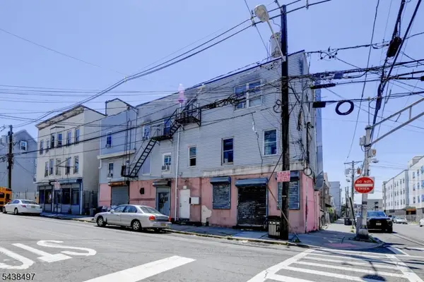 122 16th Ave, Paterson City, NJ 07501
