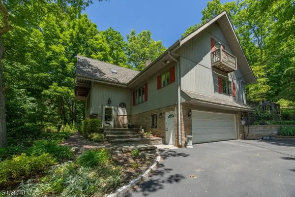 1150 Lakeside Dr E, Vernon Twp., NJ 07422