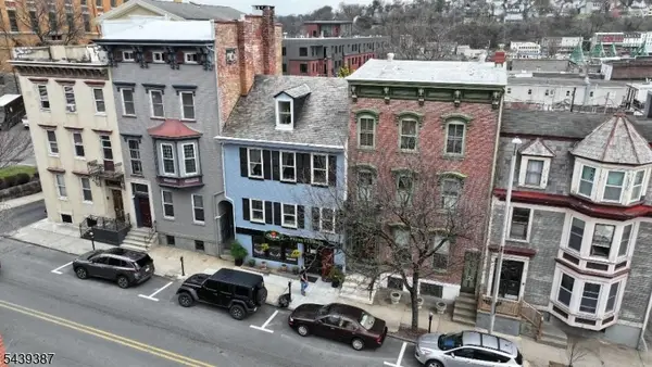21 N 2nd St, Pennsylvania, NJ 18042