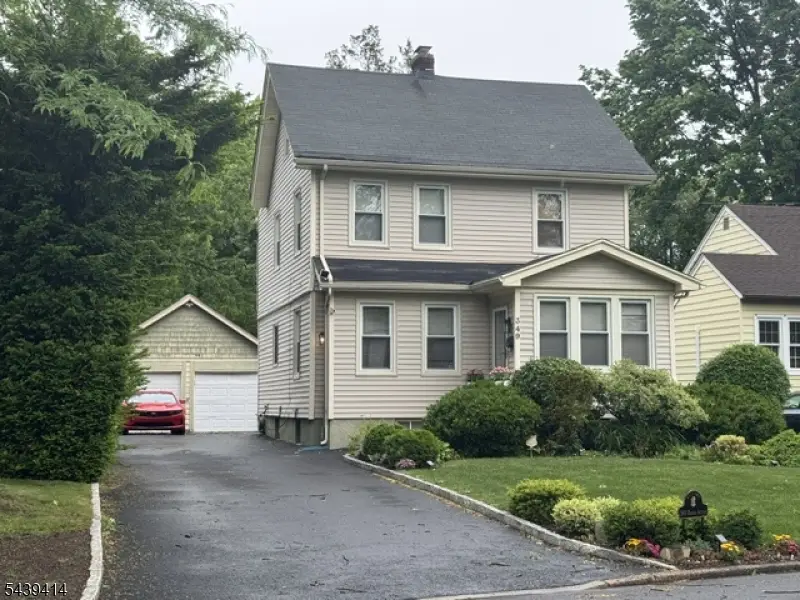349 Brook Ave, North Plainfield, NJ 07060 - #1