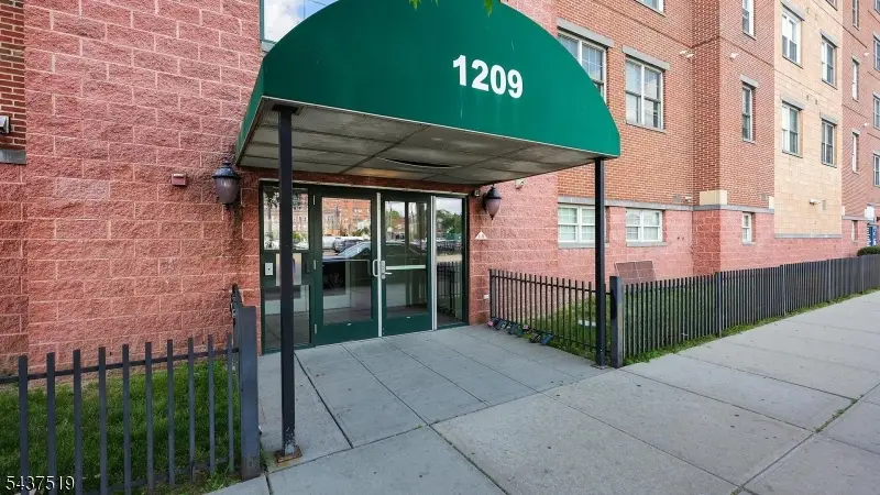 1209 Summit Ave #405, Jersey City, NJ 07307 - #1