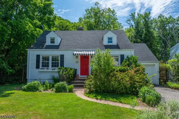 33 Glenview Dr, West Orange Twp., NJ 07052