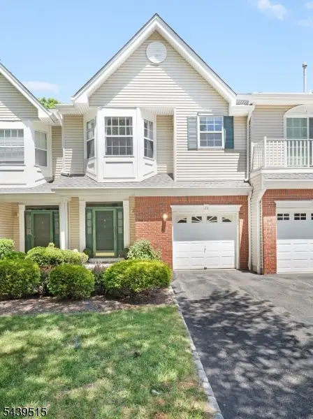 28 Kensington Dr, Randolph Twp., NJ 07869