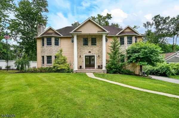 28 Fairview Dr, East Hanover Twp., NJ 07936