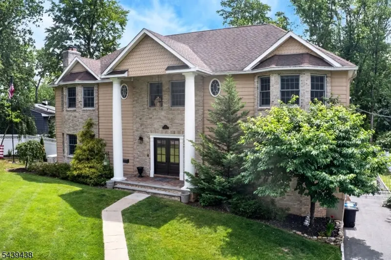 28 Fairview Dr, East Hanover, NJ 07936 - #3