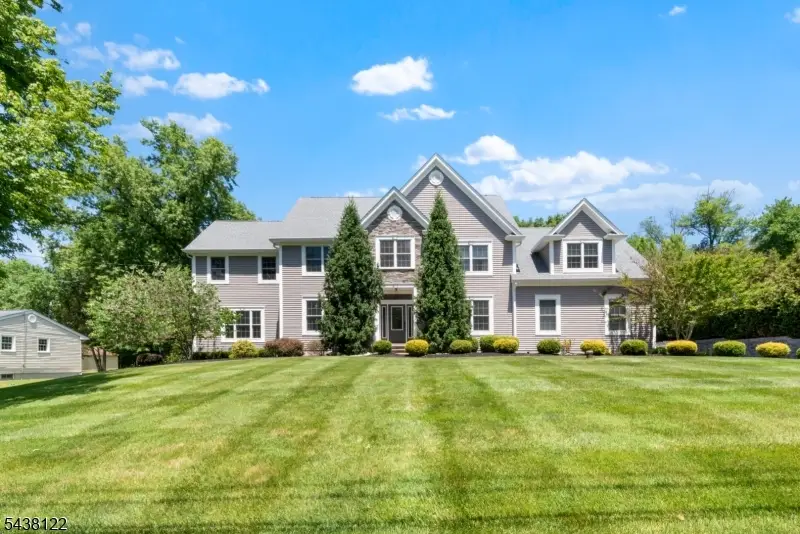 24 Claire Dr, Bridgewater, NJ 08807 - #1