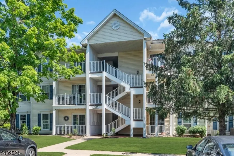 19 Amethyst Way #19, Franklin Park, NJ 08823 - #3