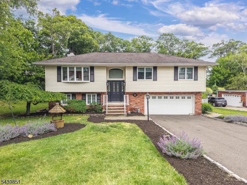 66 Robert St, North Haledon, NJ 07508 - #1