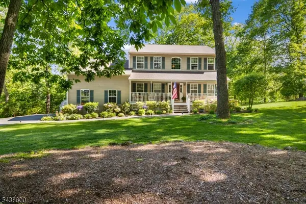 7 Lighthouse Cir, Jefferson Twp., NJ 07849