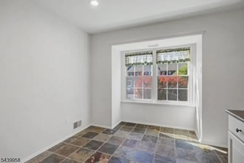 802 Brokaw Ct #B, Bradley Gardens, NJ 08807 - #3