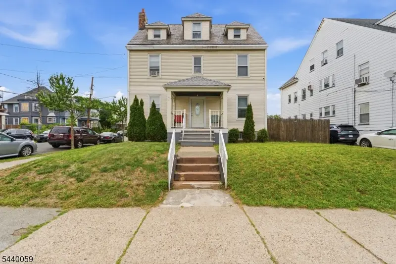 411 15th Ave, Paterson, NJ 07504 - #1