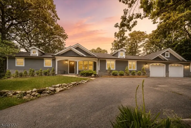 8 Sheeprock Rd, Kinnelon, NJ 07405 - #1