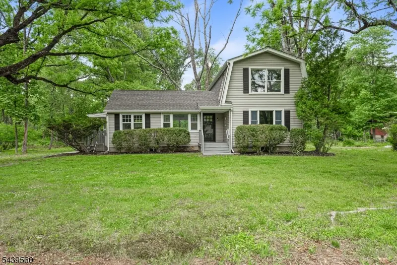 20 Cooper Ln, Chester, NJ 07930 - #1