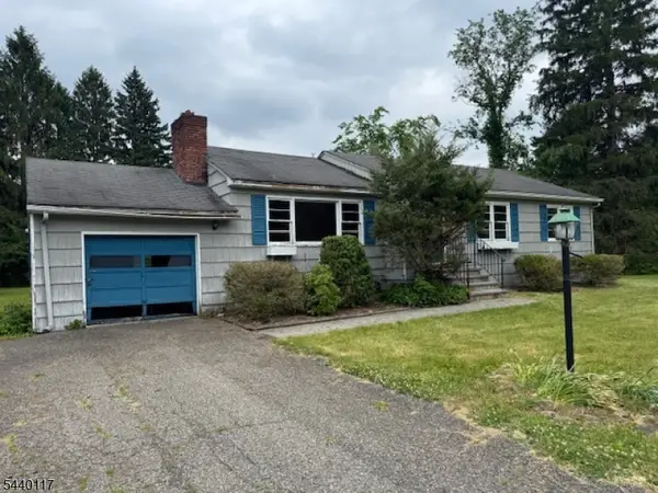 2 Shores Rd, Mendham Twp., NJ 07869