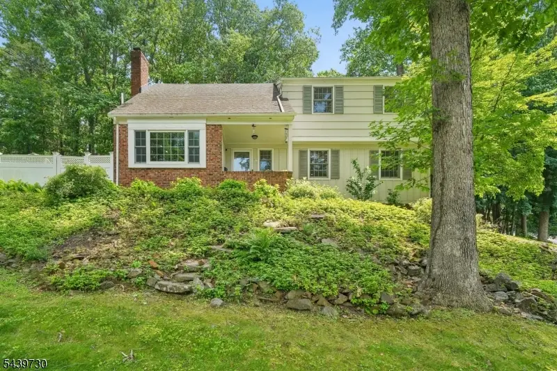 36 Wentworth Dr, Berkeley Heights, NJ 07922 - #1
