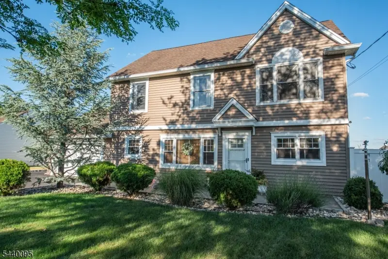 17 Leonard Terrace, Wayne, NJ 07470 - #3