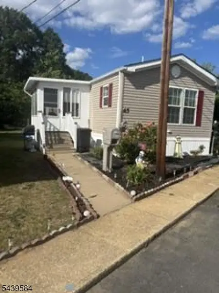 65 Locust Grove, Hazlet Twp., NJ 07730