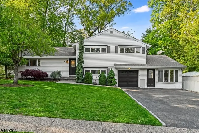 9 Linden Ln, Wayne, NJ 07470 - #1