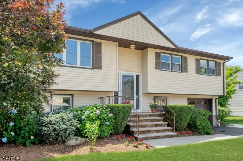 11 Monnett St, Little Ferry, NJ 07643 - #2