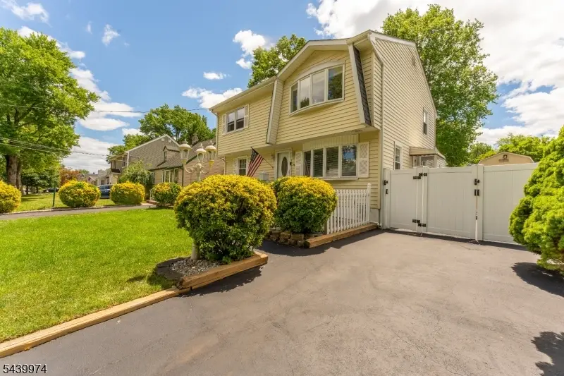 1106 Stone St, Rahway, NJ 07065 - #3