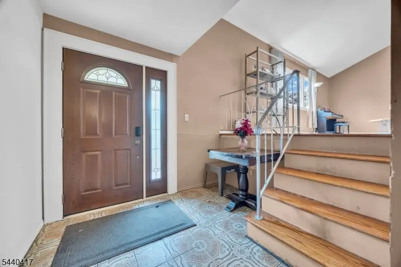 5 Cortland Dr, Franklin, NJ 08873 - #2