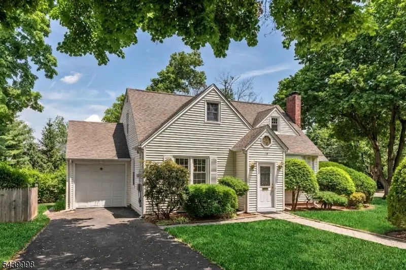 79 Highland Rd, Glen Rock, NJ 07452 - #1