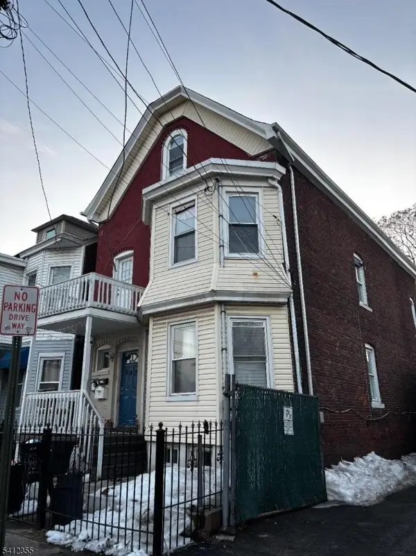 942 E 19th St, Paterson City, NJ 07501