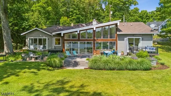 40 N Shore Trl, Sparta Twp., NJ 07871