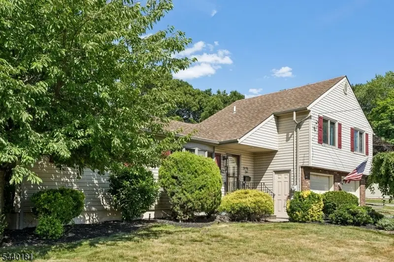 42 Daka Ct, Bloomfield, NJ 07003 - #2