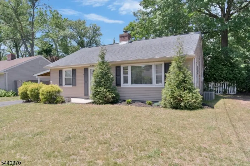 8 Pierrepont Ave, Middlesex, NJ 08846 - #1
